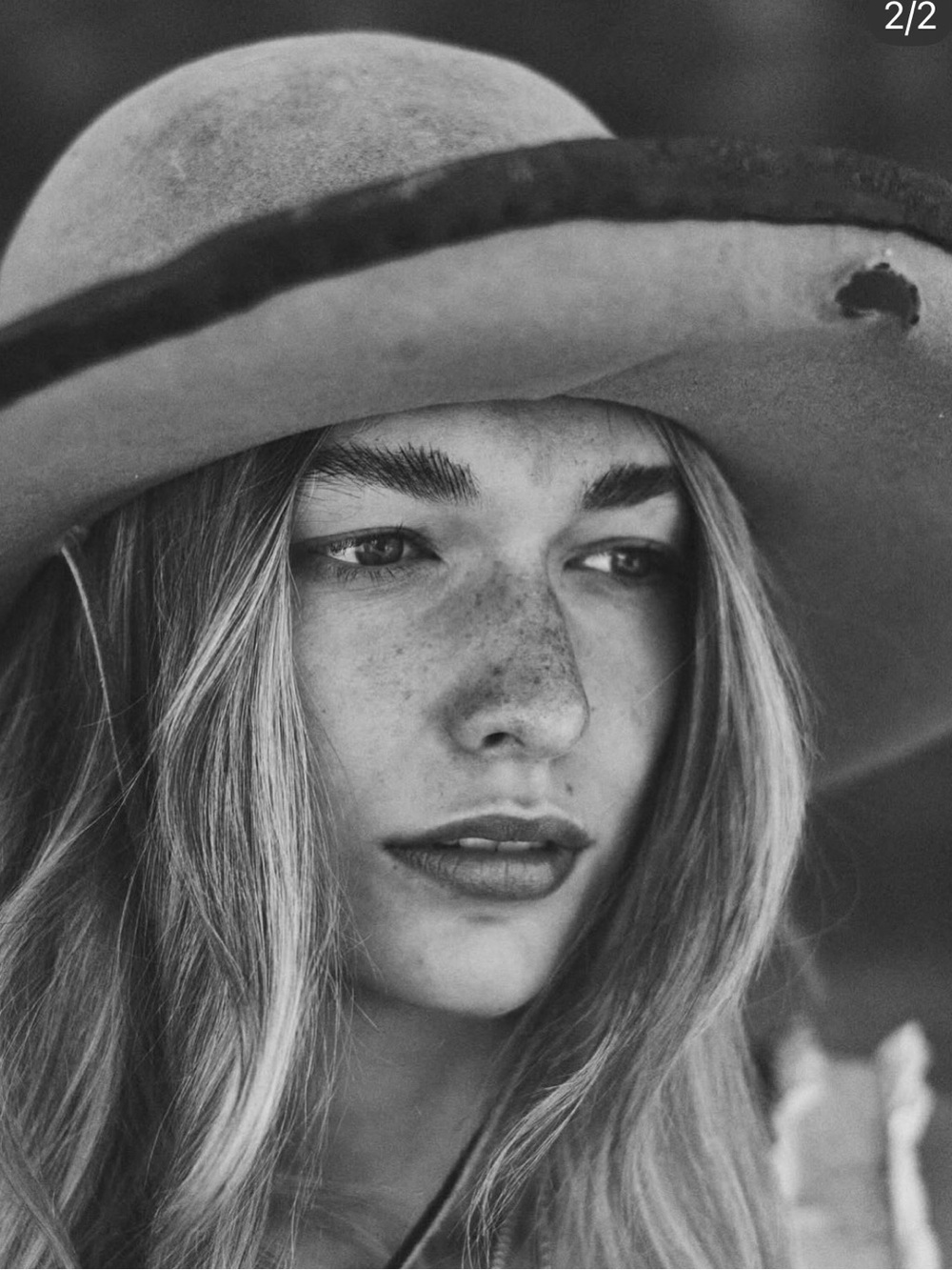 Classic Wide-Brim Felt Hat in Brown - Women Accessories